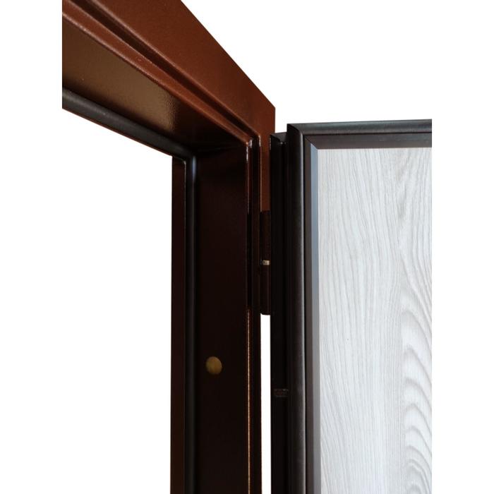 Входная дверь «Тепло Бриан», 870 × 2050 мм, правая, коричневый молоток / ясень ривьера айс