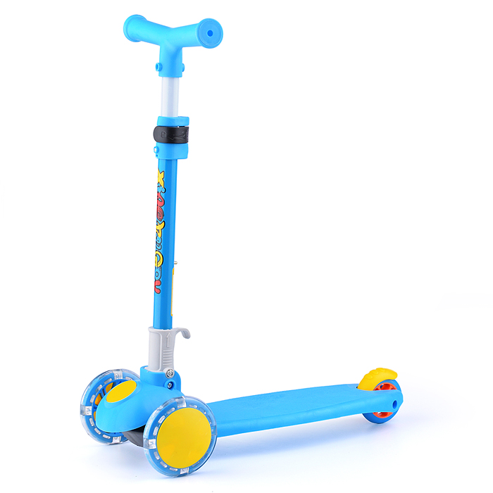 Фото к товару Самокат U038375Y 3-х кол., светящиеся колёса, PVC, ABEC 7, в коробке Самокат U038375Y 3-х кол., светящиеся колёса, PVC, ABEC 7, в коробке