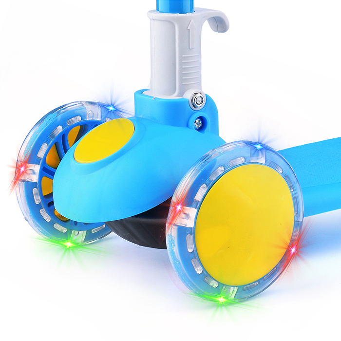 Фото к товару Самокат U038375Y 3-х кол., светящиеся колёса, PVC, ABEC 7, в коробке Самокат U038375Y 3-х кол., светящиеся колёса, PVC, ABEC 7, в коробке