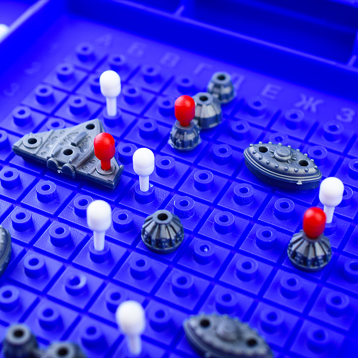 Фото к товару Настольная игра "Космобой" мини Настольная игра "Космобой" мини