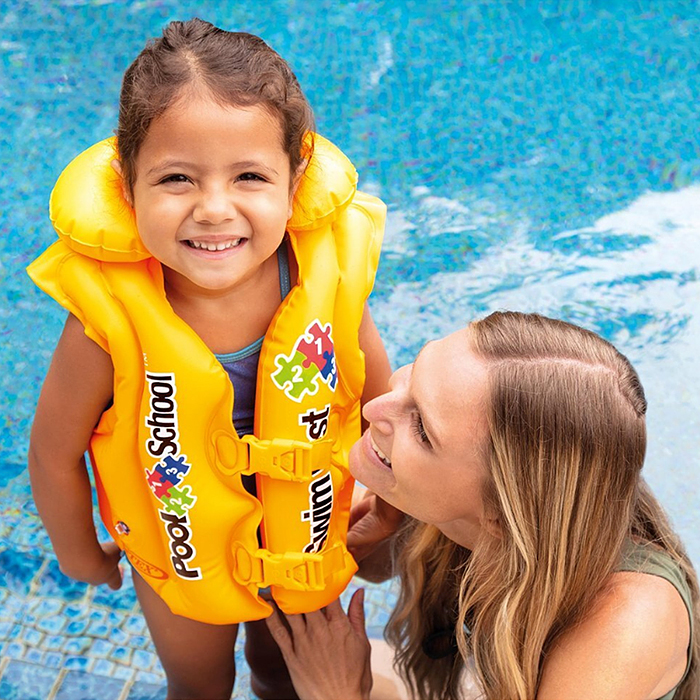 Фото к товару Жилет надувной «Школьник», 50 х 47 см, от 3-6 лет, 58660EU INTEX Жилет надувной «Школьник», 50 х 47 см, от 3-6 лет, 58660EU INTEX