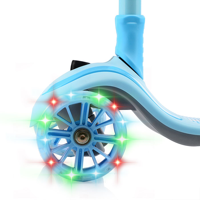 Фото к товару Самокат U066846Y голубой, в коробке Самокат U066846Y голубой, в коробке