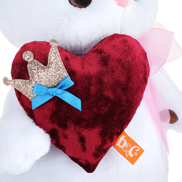 Кошка Ли-Ли с сердцем