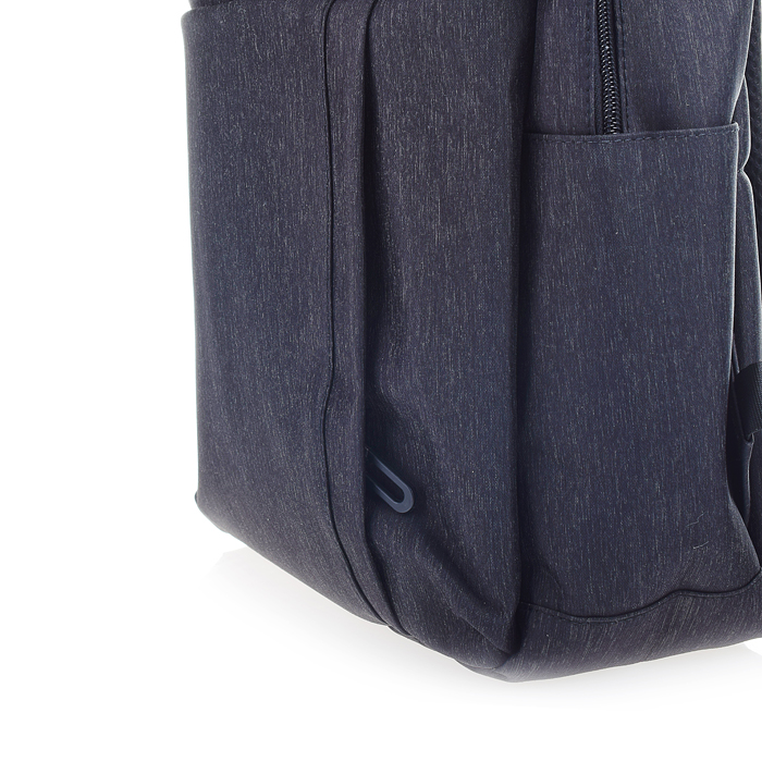 Фото к товару Рюкзак подростковый,1 отделение на молнии, 2 накладных и 2 боковых кармана, USB - выход, серый Рюкзак подростковый,1 отделение на молнии, 2 накладных и 2 боковых кармана, USB - выход, серый