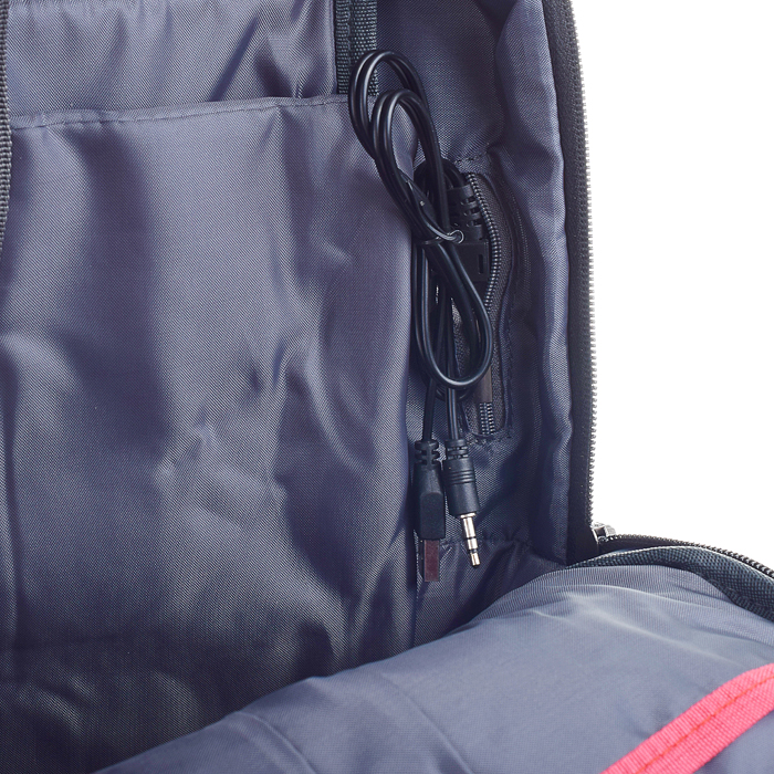 Фото к товару Рюкзак подростковый,1 отделение на молнии, 2 накладных и 2 боковых кармана, USB - выход, серый Рюкзак подростковый,1 отделение на молнии, 2 накладных и 2 боковых кармана, USB - выход, серый