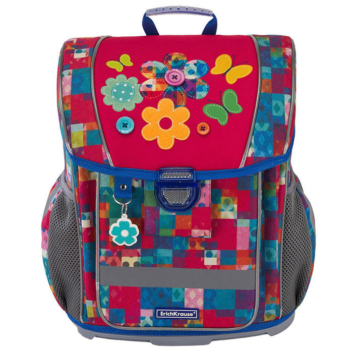 Фото к товару Ранец с пластиковым дном ErgoLine® 16L Patchwork Ранец с пластиковым дном ErgoLine® 16L Patchwork