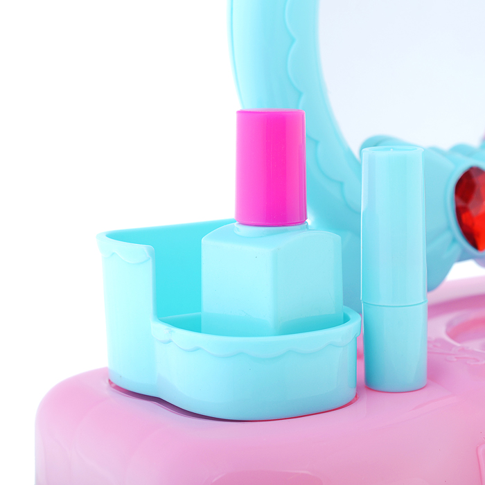 Фото к товару Игровой набор "Стилист" (столик) 3802-1, свет/звук, в коробке Игровой набор "Стилист" (столик) 3802-1, свет/звук, в коробке