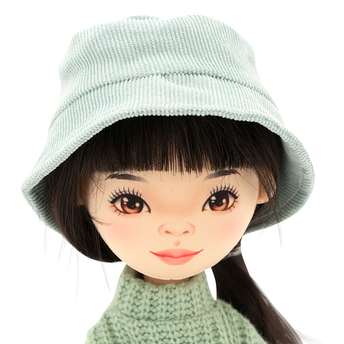 Кукла Lilu в зеленом свитере 32, серия: Весна 