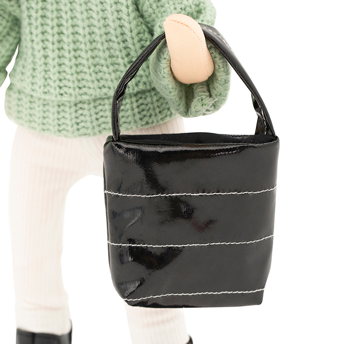 Кукла Lilu в зеленом свитере 32, серия: Весна 