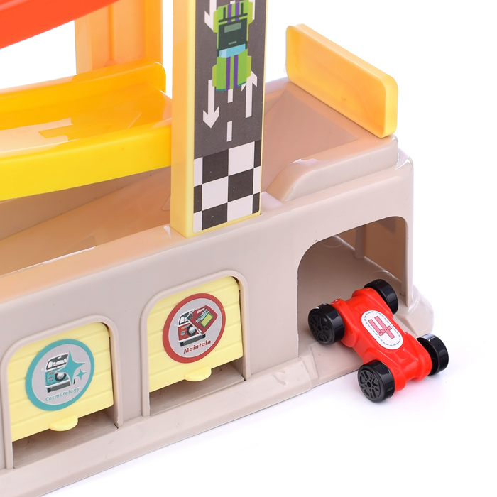 Фото к товару Трек гоночный UT0061 с гаражом и машинками, в коробке Трек гоночный UT0061 с гаражом и машинками, в коробке