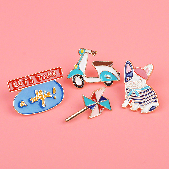 Фото к товару Набор значков "Chic Girl" эмалированные, размер изделий: Let's take a selfie 3,3x2,3 см, ще Набор значков "Chic Girl" эмалированные, размер изделий: Let's take a selfie 3,3x2,3 см, ще