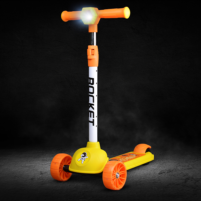 Фото к товару Самокат трёхколёсный ROCKET колёса световые PU, цвет желтый Самокат трёхколёсный ROCKET колёса световые PU, цвет желтый
