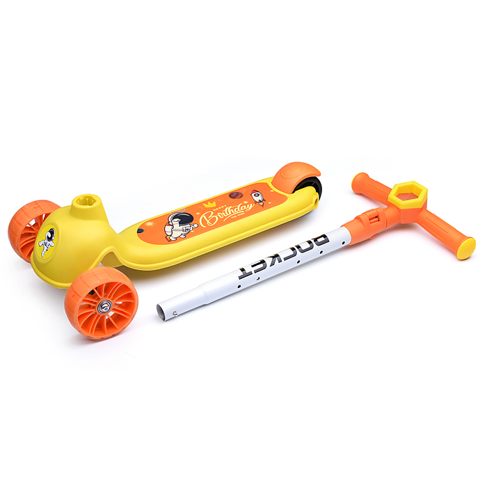 Фото к товару Самокат трёхколёсный ROCKET колёса световые PU, цвет желтый Самокат трёхколёсный ROCKET колёса световые PU, цвет желтый