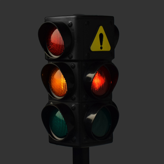 Фото к товару Светофор UT0077 большой напольный, в коробке Светофор UT0077 большой напольный, в коробке