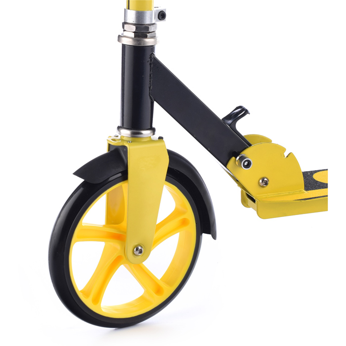 Фото к товару Самокат U038447Y 2-х кол., желтый, PU/ 200 мм, ABEC 7, в коробке Самокат U038447Y 2-х кол., желтый, PU/ 200 мм, ABEC 7, в коробке