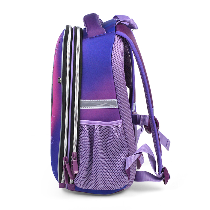 Фото к товару Рюкзак каркасный "Вэнсдэй" формованный из полимеров, материал: нейлон, полиэстер, полноцветная п Рюкзак каркасный "Вэнсдэй" формованный из полимеров, материал: нейлон, полиэстер, полноцветная п