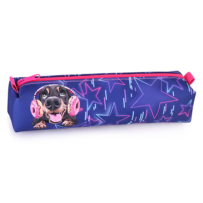 Пенал объемный Пес в наушниках. Размер: 21*4,5*4,5 см. Изготовлен из полиэстера, 600 ден. Имее