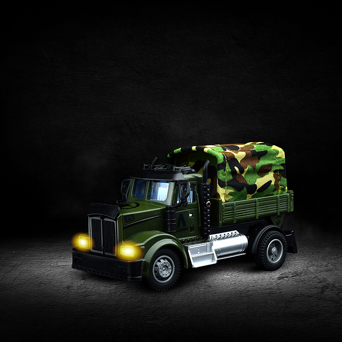 Фото к товару Машина BT0006-4 "Военная: Грузовик" р/у, в коробке Машина BT0006-4 "Военная: Грузовик" р/у, в коробке