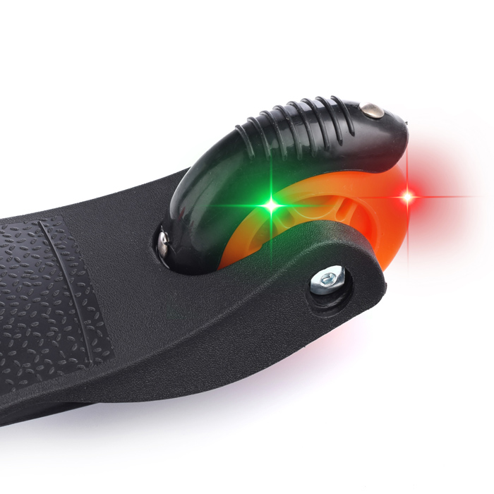 Фото к товару Самокат трёхколёсный ROCKET колёса световые PU, цвет оранжево-черный Самокат трёхколёсный ROCKET колёса световые PU, цвет оранжево-черный