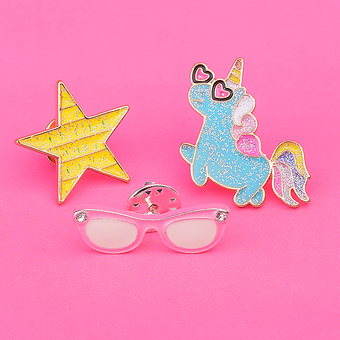 Фото к товару Набор значков "I am a star!" эмалированные, размер изделий: единорог 2,8x3 см, звездочка 2, Набор значков "I am a star!" эмалированные, размер изделий: единорог 2,8x3 см, звездочка 2,