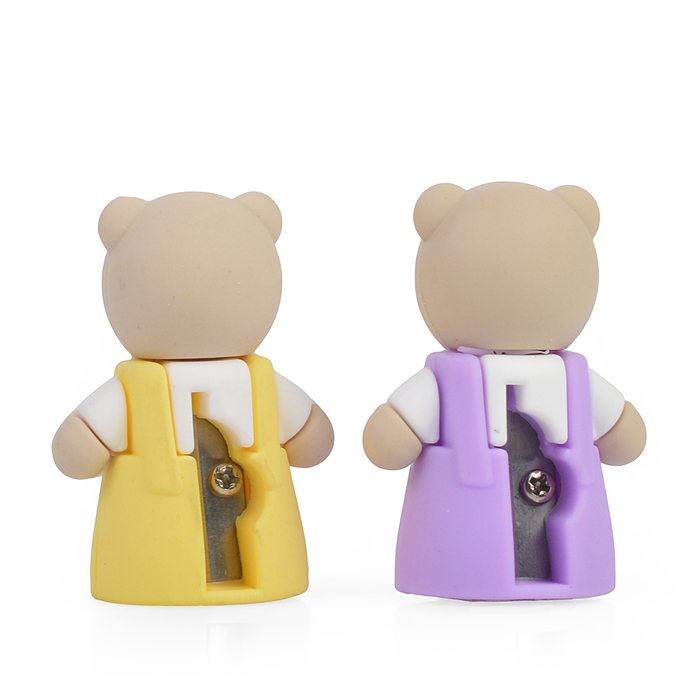 Фото к товару Точилка пластиковая "Мишка" 4,5х4 см. в дисплее Точилка пластиковая "Мишка" 4,5х4 см. в дисплее