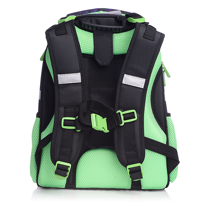 Фото к товару Рюкзак каркасный "Граффити футбол" формованный из полимеров, материал: нейлон, полиэстер, полн Рюкзак каркасный "Граффити футбол" формованный из полимеров, материал: нейлон, полиэстер, полн