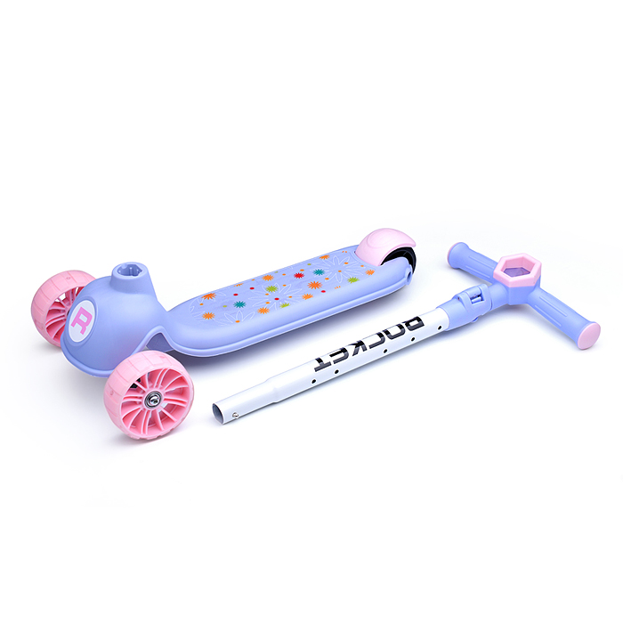 Фото к товару Самокат 3-х колесный ROCKET, фиолетовый Самокат 3-х колесный ROCKET, фиолетовый