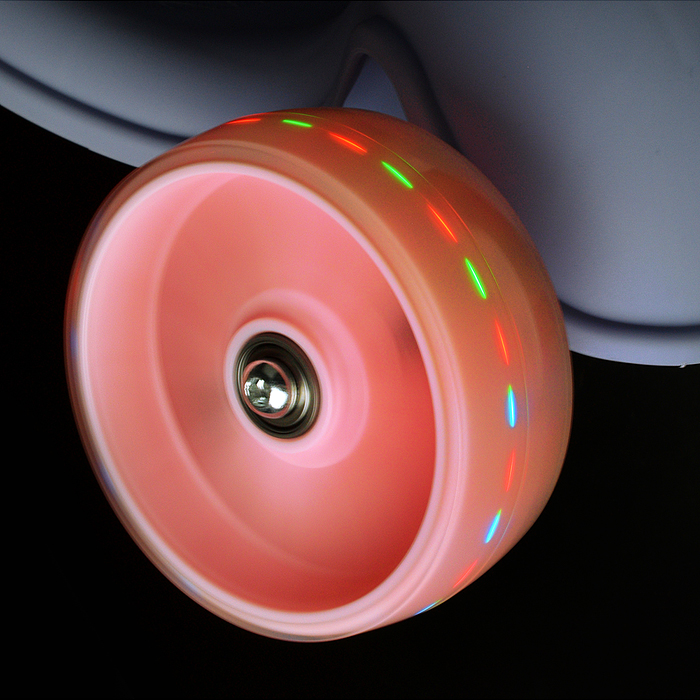 Фото к товару Самокат 3-х колесный ROCKET, фиолетовый Самокат 3-х колесный ROCKET, фиолетовый