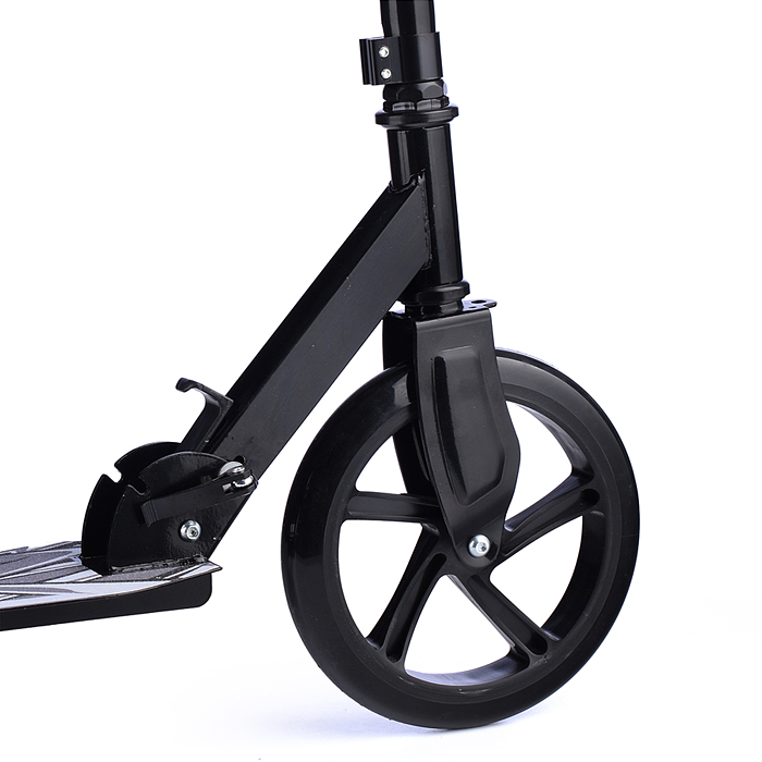 Фото к товару Самокат U037840Y 2-х кол., черный, PU/ 200 мм, ABEC 7, в коробке Самокат U037840Y 2-х кол., черный, PU/ 200 мм, ABEC 7, в коробке