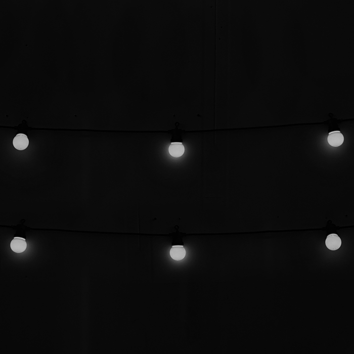 Фото к товару Электрогирлянда светодиодная Шарики матовые, 20 ламп, холодный Электрогирлянда светодиодная Шарики матовые, 20 ламп, холодный