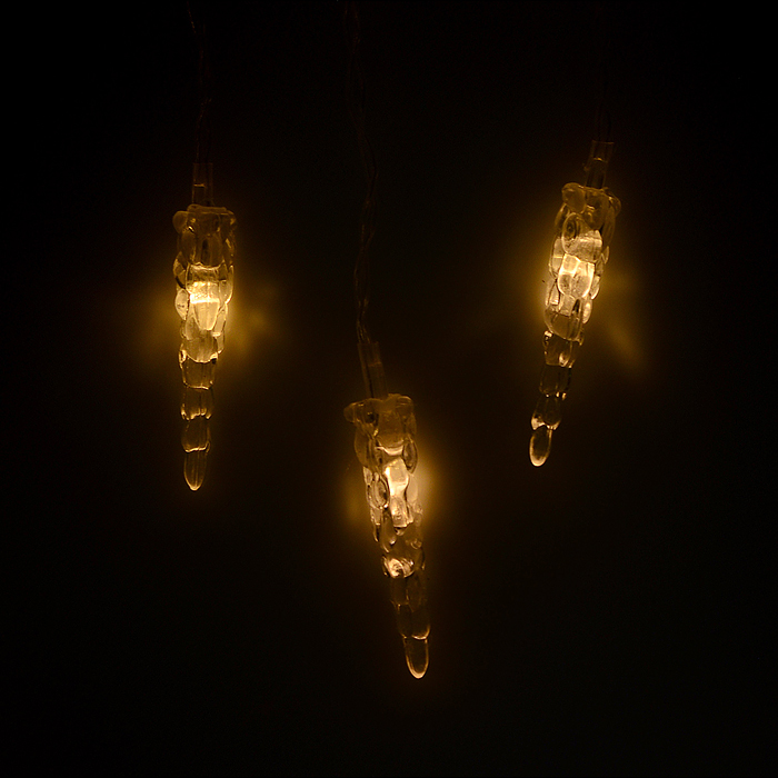 Фото к товару Электрогирлянда-занавес, светодиодная "Сосульки" 3м, 96 ламп, теплый Электрогирлянда-занавес, светодиодная "Сосульки" 3м, 96 ламп, теплый