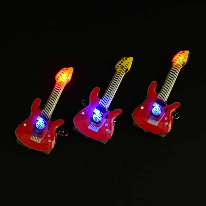 Фото к товару Значок 00-2897 "Гитара" с подсветкой Значок 00-2897 "Гитара" с подсветкой