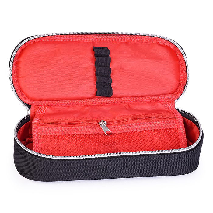 Фото к товару Пенал "Speed Zone" 21x8x5 см, овальный для 50 предметов, с внутренним органайзером-створкой Пенал "Speed Zone" 21x8x5 см, овальный для 50 предметов, с внутренним органайзером-створкой