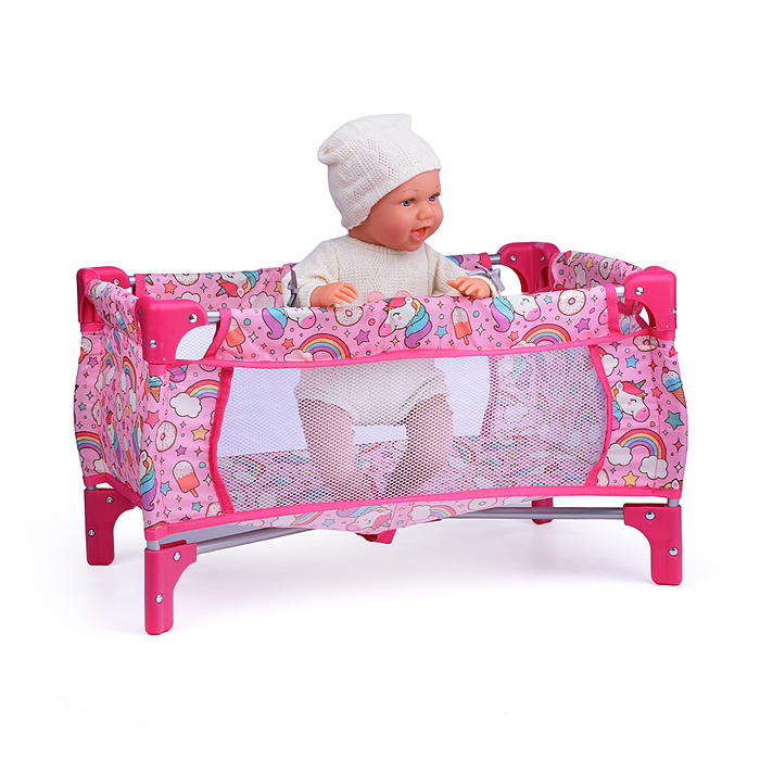 Фото к товару Набор аксессуаров для кукол 9007 (стульчик для кормления, манеж, переноска, сумка) единорожка Набор аксессуаров для кукол 9007 (стульчик для кормления, манеж, переноска, сумка) единорожка
