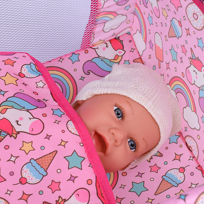 Фото к товару Набор аксессуаров для кукол 9007 (стульчик для кормления, манеж, переноска, сумка) единорожка Набор аксессуаров для кукол 9007 (стульчик для кормления, манеж, переноска, сумка) единорожка