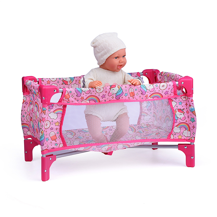 Фото к товару Набор аксессуаров для кукол 9007 (стульчик для кормления, манеж, переноска, сумка) единорожка Набор аксессуаров для кукол 9007 (стульчик для кормления, манеж, переноска, сумка) единорожка