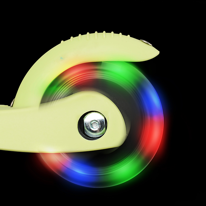 Фото к товару Самокат 3-х колесный ROCKET,колеса PU со светом, светящаяся стойка, ABEC 7, зеленый Самокат 3-х колесный ROCKET,колеса PU со светом, светящаяся стойка, ABEC 7, зеленый