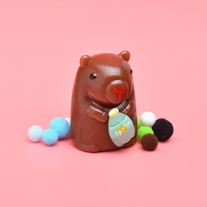 Фото к товару Игрушка -антистресс 00-6700 "Капибара с соком" Игрушка -антистресс 00-6700 "Капибара с соком"