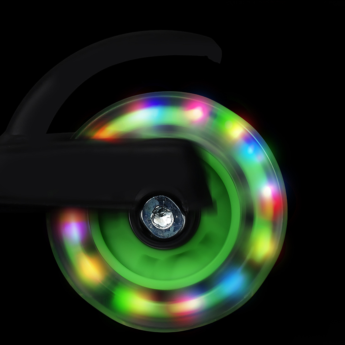 Фото к товару Самокат трёхколёсный ROCKET колёса PU, цвет чёрный Самокат трёхколёсный ROCKET колёса PU, цвет чёрный