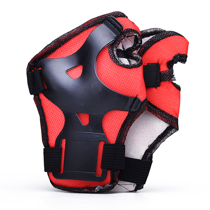 Фото к товару Ролики детские, размер M, красные (со шлемом и защитным снаряжением) Ролики детские, размер M, красные (со шлемом и защитным снаряжением)