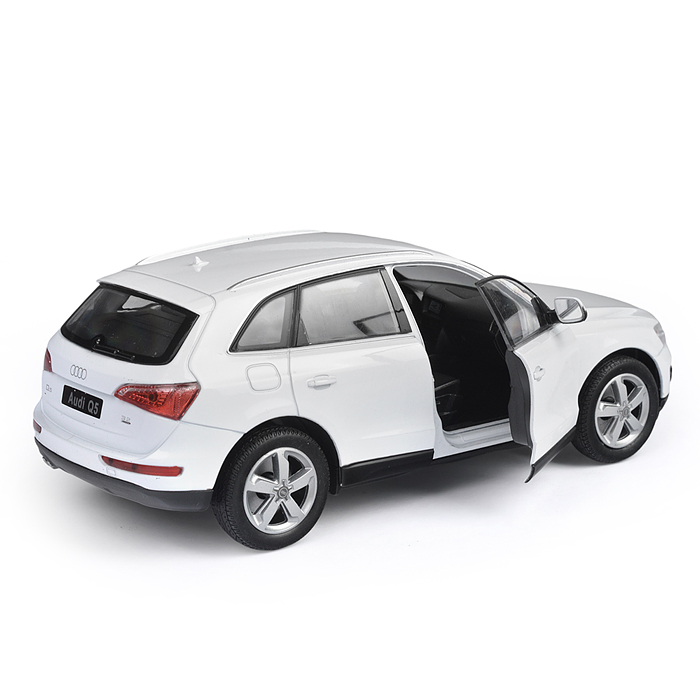 Фото к товару Машинка 1:24 Audi Q5, белый Машинка 1:24 Audi Q5, белый