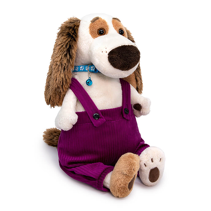 Собака Бартоломей с ошейником и в штанах на лямках