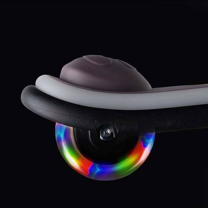 Фото к товару Самокат трёхколёсный R0200 ROCKET светящиеся колеса PU, дека, рулевая стойка, цвет серый Самокат трёхколёсный R0200 ROCKET светящиеся колеса PU, дека, рулевая стойка, цвет серый