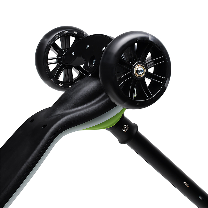 Фото к товару Самокат трёхколёсный R0200 ROCKET светящиеся колеса PU, дека, рулевая стойка, цвет черно-зеленый Самокат трёхколёсный R0200 ROCKET светящиеся колеса PU, дека, рулевая стойка, цвет черно-зеленый