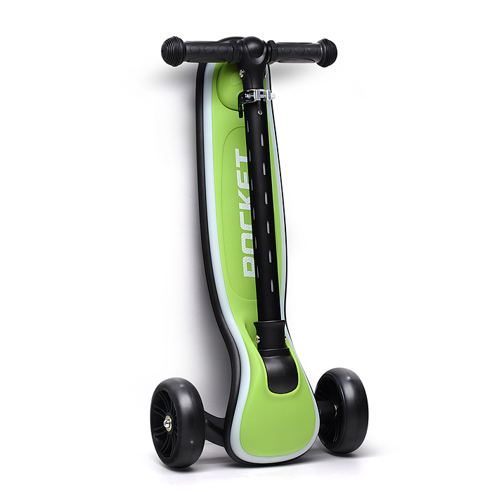 Фото к товару Самокат трёхколёсный R0200 ROCKET светящиеся колеса PU, дека, рулевая стойка, цвет черно-зеленый Самокат трёхколёсный R0200 ROCKET светящиеся колеса PU, дека, рулевая стойка, цвет черно-зеленый