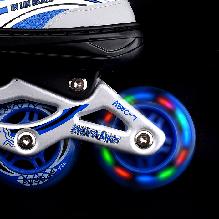 Фото к товару Ролики детские U011006Y (размер M) с защитой для катания, синий, в коробке Ролики детские U011006Y (размер M) с защитой для катания, синий, в коробке