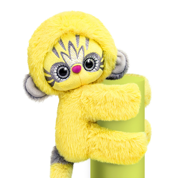 Лори Эйка на 2 браслетах (желтый)