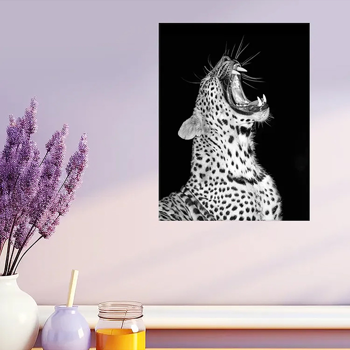 Картина по номерам со светящейся краской 30х40 "Бархатный оскал" (8 цветов)