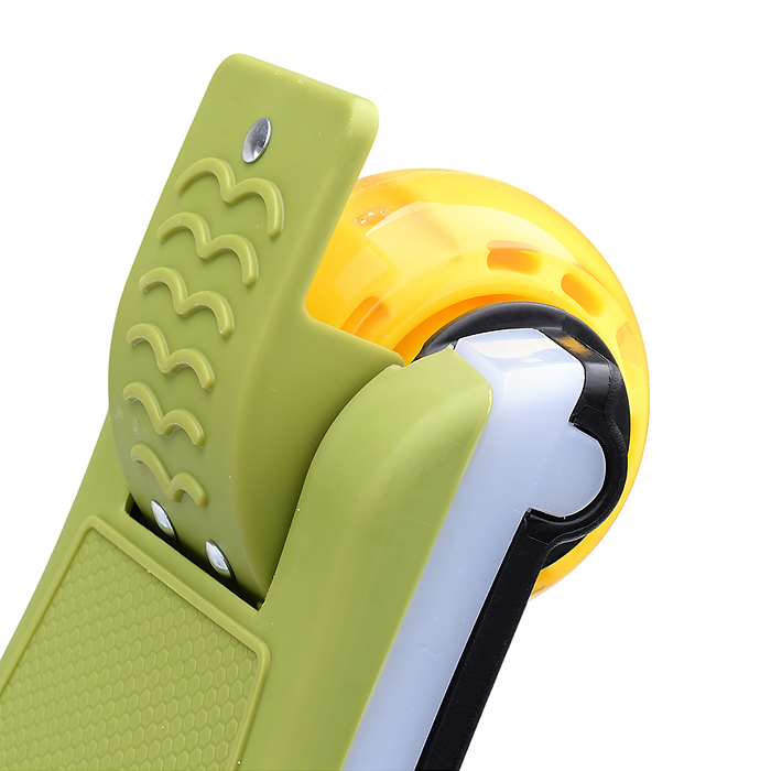 Фото к товару Самокат трёхколёсный R0198 ROCKET колёса световые PU, цвет зелёный Самокат трёхколёсный R0198 ROCKET колёса световые PU, цвет зелёный