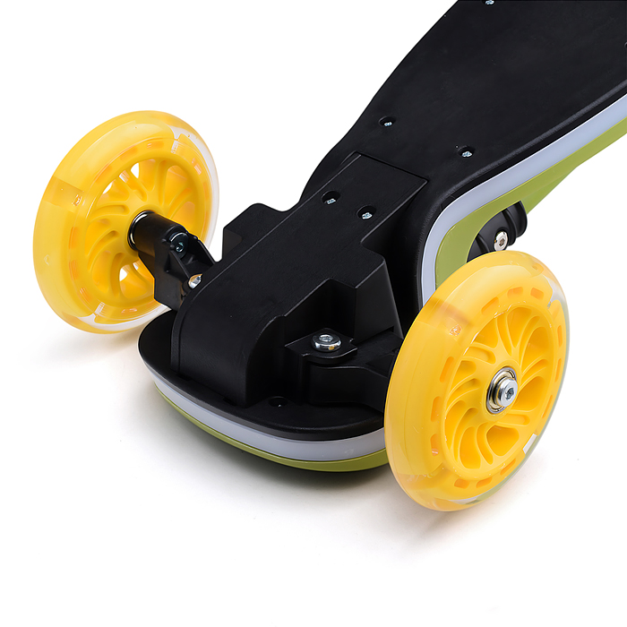 Фото к товару Самокат трёхколёсный R0198 ROCKET колёса световые PU, цвет зелёный Самокат трёхколёсный R0198 ROCKET колёса световые PU, цвет зелёный